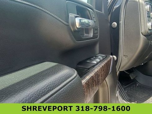 Certified 2022 GMC Sierra 2500 Denali w/ Denali Black Diamond Edition AWD/4WD image 24
