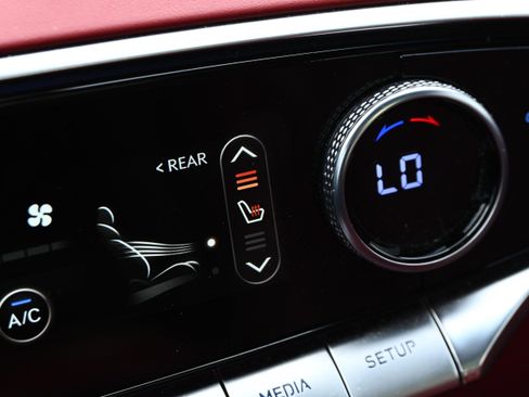 Used 2024 Genesis GV70 3.5T Sport w/ Sport Prestige Package image 35