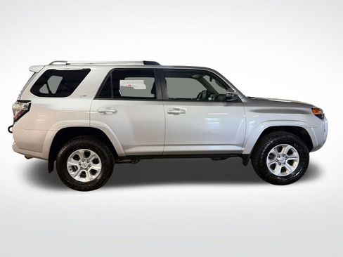 Certified 2020 Toyota 4Runner SR5 Premium AWD/4WD image 6