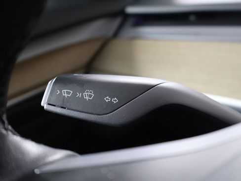 Used 2023 Tesla Model 3 Standard Range image 41