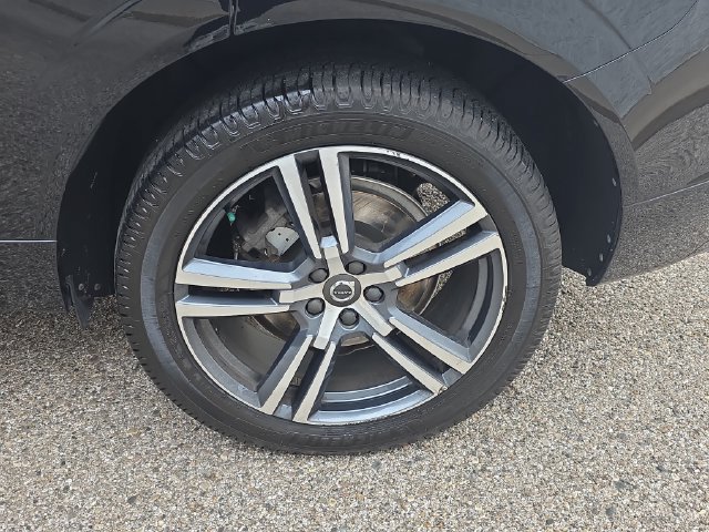 Used 2018 Volvo XC60 T6 R-Design w/ Convenience Package AWD/4WD image 34