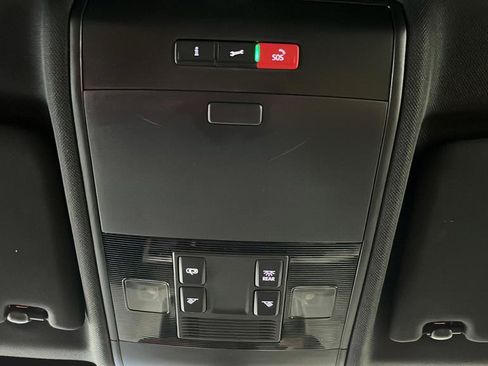 Used 2022 Volkswagen Atlas Cross Sport SE AWD/4WD image 31