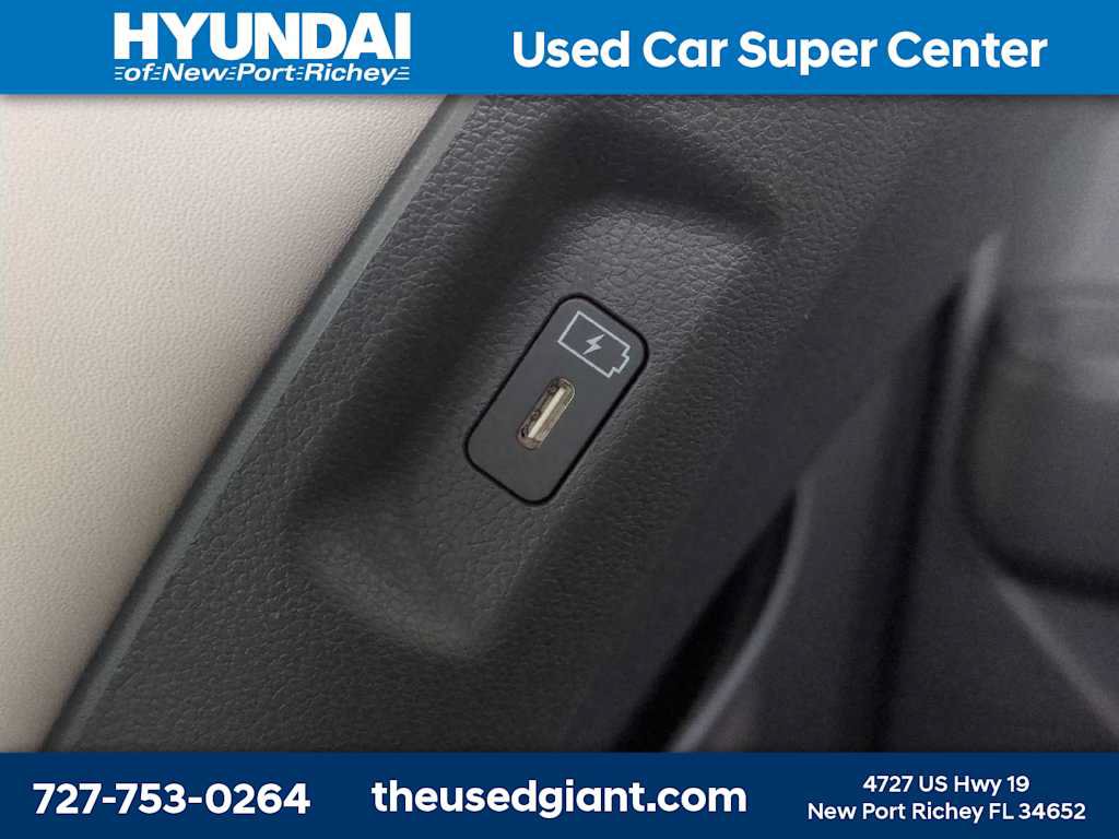 Certified 2025 Hyundai Santa Fe SEL FWD image 17