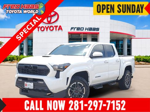 Used 2025 Toyota Tacoma TRD Sport AWD/4WD image 1