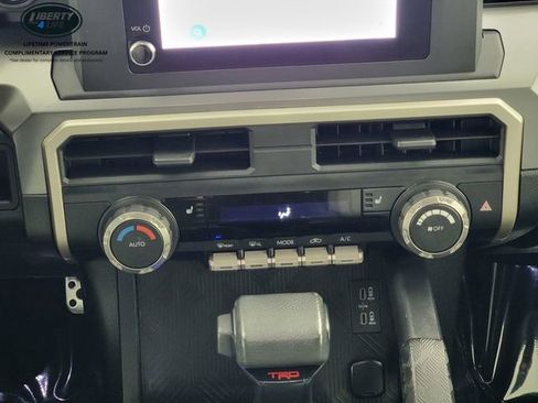 Used 2024 Toyota Tacoma TRD Sport AWD/4WD image 22