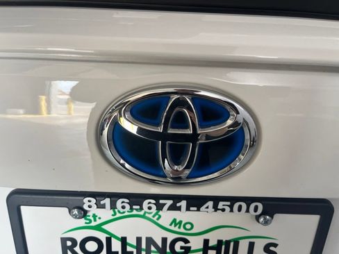 Used 2022 Toyota RAV4 LE AWD/4WD image 44