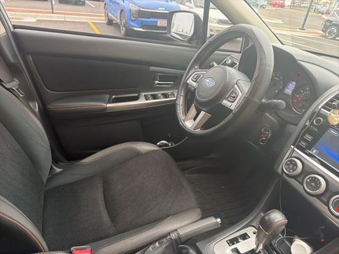 Used 2016 Subaru Crosstrek 2.0i Premium w/ Moonroof Package image 8