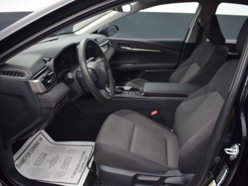 Used 2025 Toyota Camry LE FWD image 13