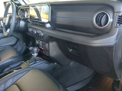 Used 2024 Jeep Wrangler High Altitude image 20