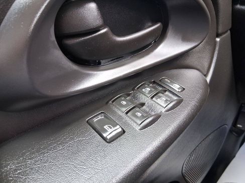 Used 2008 Chevrolet TrailBlazer LT w/ Sun And Sound Package RWD image 17