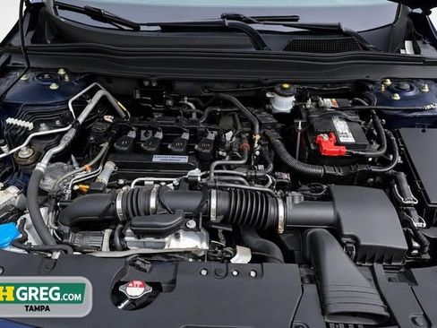 Used 2018 Honda Accord Touring image 18