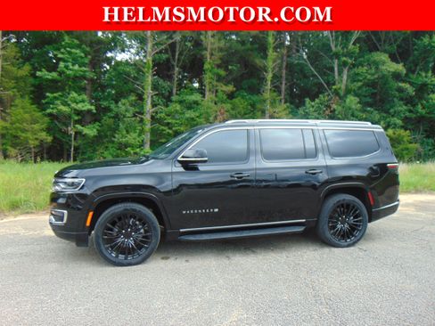 Certified 2025 Jeep Wagoneer 4WD image 1