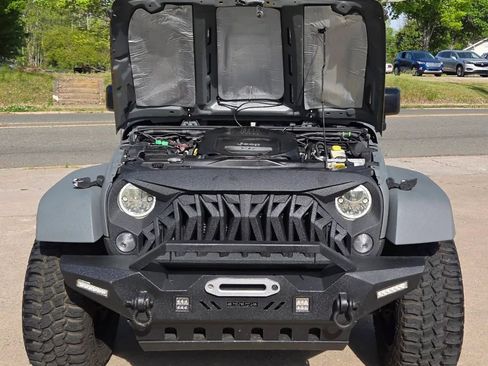 Used 2015 Jeep Wrangler Unlimited Sahara w/ Dual Top Group image 5