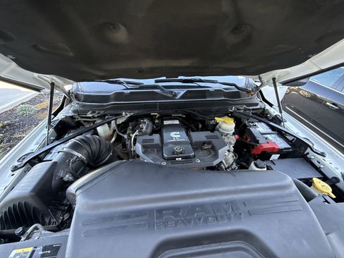 Used 2019 RAM 3500 Laramie image 30