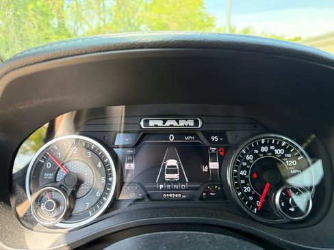 Used 2023 RAM 1500 Laramie AWD/4WD image 15