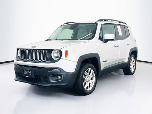 Used 2015 Jeep Renegade Latitude w/ Popular Equipment Group AWD/4WD image 3