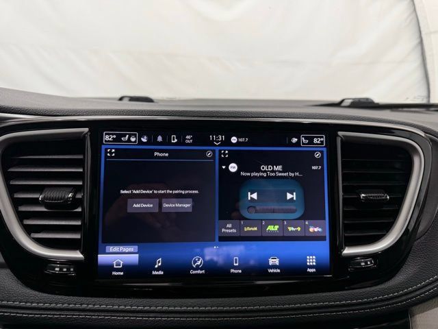 Used 2024 Chrysler Pacifica Touring-L AWD/4WD image 38