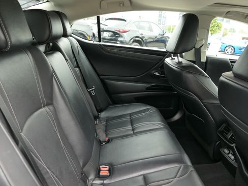 Used 2024 Lexus ES 300h w/ Accessory Package (Z2) image 24