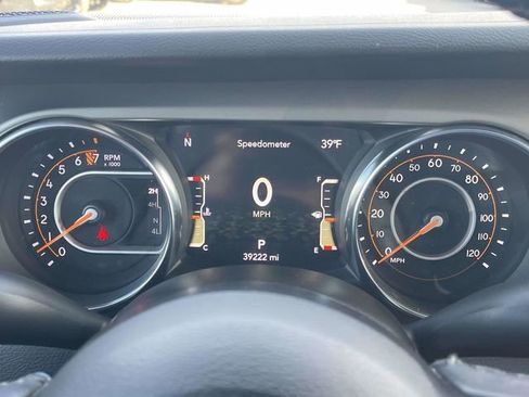 Used 2021 Jeep Gladiator Sport image 32