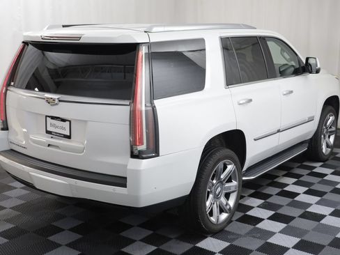 Used 2020 Cadillac Escalade Premium Luxury AWD/4WD image 22