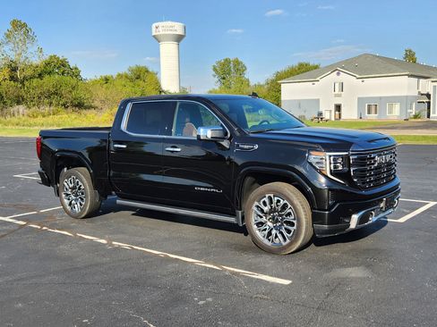Used 2024 GMC Sierra 1500 Denali Ultimate image 9
