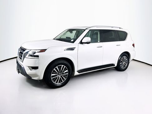 Used 2024 Nissan Armada SL w/ Captain's Chairs Package image 3