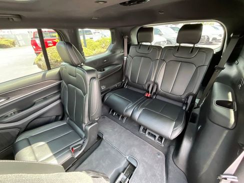 Used 2024 Jeep Grand Cherokee L Limited AWD/4WD image 24