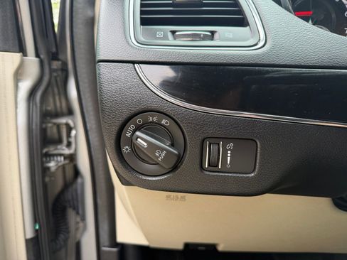 Used 2017 Dodge Grand Caravan SXT FWD image 12