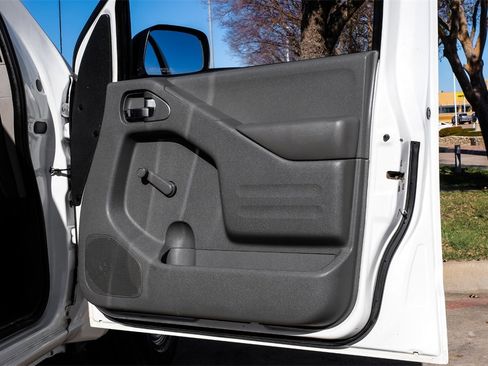 Used 2019 Nissan Frontier S image 38