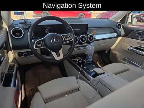 Used 2021 Mercedes-Benz GLB 250 4MATIC image 9