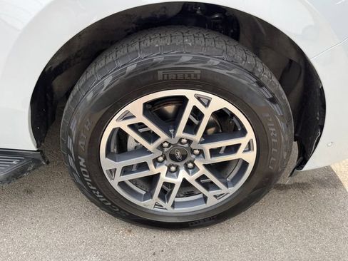 Used 2025 Ford Expedition Active AWD/4WD image 44