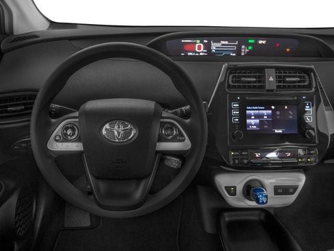 Used 2017 Toyota Prius Four FWD image 7