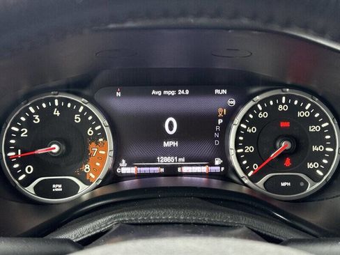Used 2017 Jeep Renegade Altitude FWD image 23