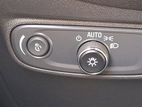 Used 2024 Chevrolet Equinox LS w/ LS Convenience Package image 22