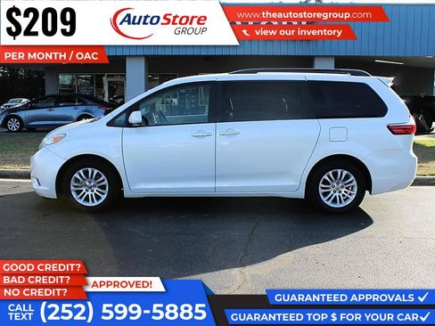 Used 2016 Toyota Sienna XLE FWD image 1