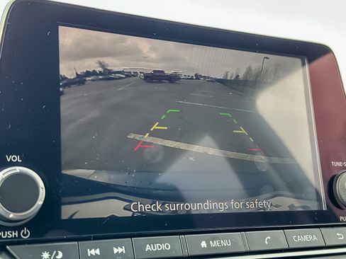 Used 2024 Nissan Rogue SV image 18