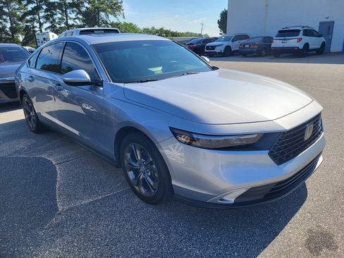 Used 2023 Honda Accord EX image 3