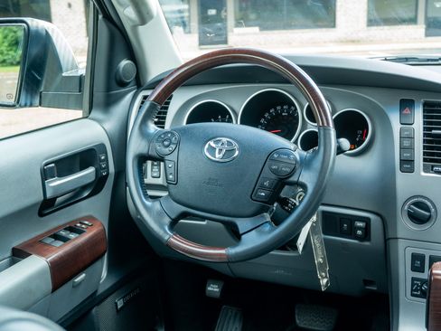 Used 2013 Toyota Sequoia Platinum AWD/4WD image 27