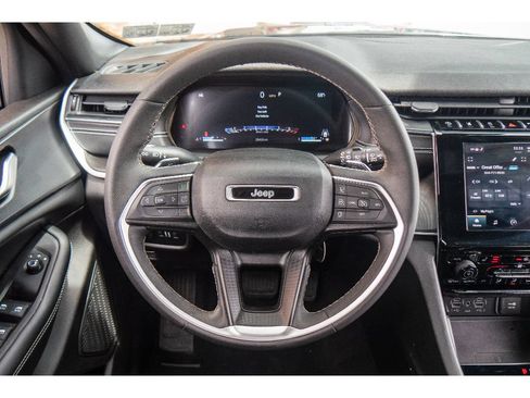 Used 2023 Jeep Grand Cherokee Altitude AWD/4WD image 22