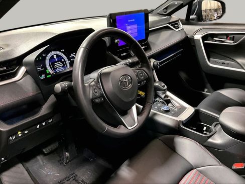 Used 2024 Toyota RAV4 XSE w/ Weather Package AWD/4WD image 18