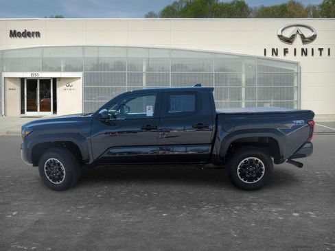 Used 2025 Toyota Tacoma TRD Off-Road image 6