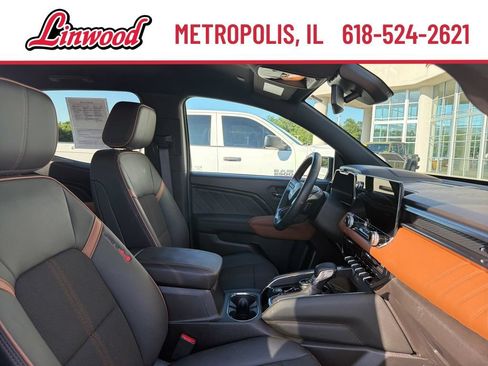 Used 2025 GMC Canyon AT4 AWD/4WD image 7