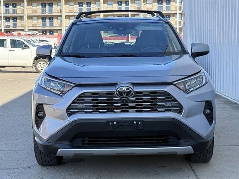 Used 2020 Toyota RAV4 Limited image 6