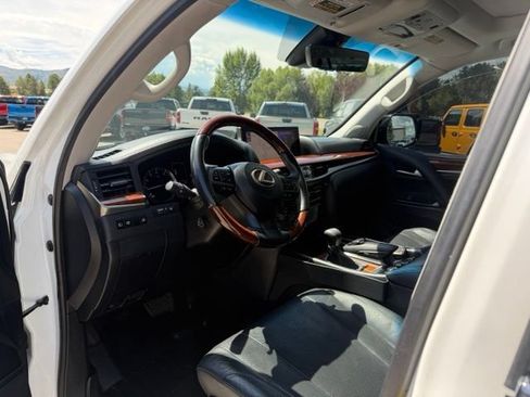 Used 2017 Lexus LX 570 4WD w/ Luxury Package image 19