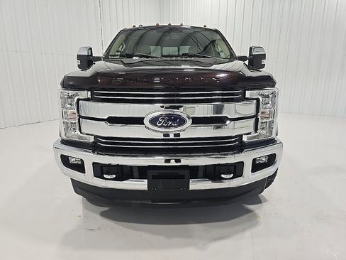 Used 2018 Ford F250 Lariat w/ Chrome Package image 11