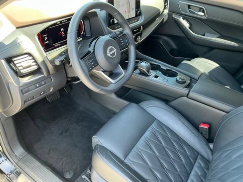 Used 2023 Nissan Rogue Platinum w/ Platinum Premium Package AWD/4WD image 12