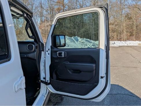 Used 2022 Jeep Wrangler Unlimited Rubicon 4xe w/ Cold Weather Group image 13