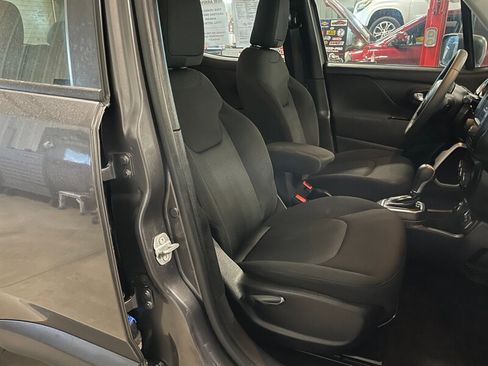 Used 2020 Jeep Renegade Sport w/ UConnect 7.0 Group AWD/4WD image 19