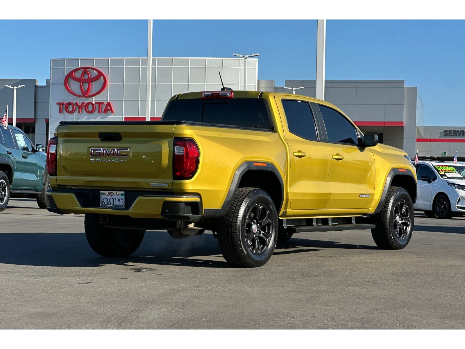 Used 2023 GMC Canyon Elevation w/ Elevation Premium Package RWD image 4