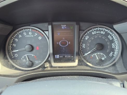 Used 2019 Toyota Tacoma TRD Sport w/ Technology Package AWD/4WD image 22